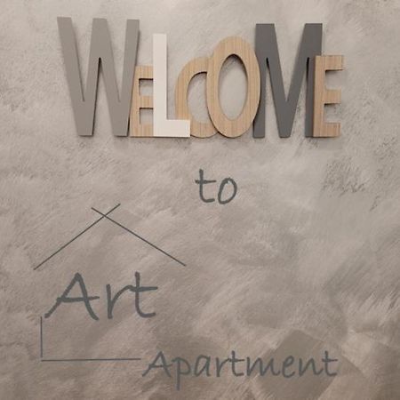 Art Apartment Bukares Bagian luar foto