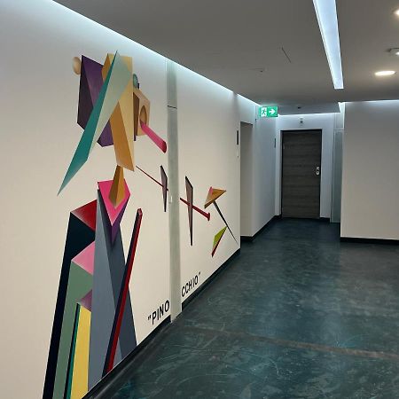 Art Apartment Bukares Bagian luar foto
